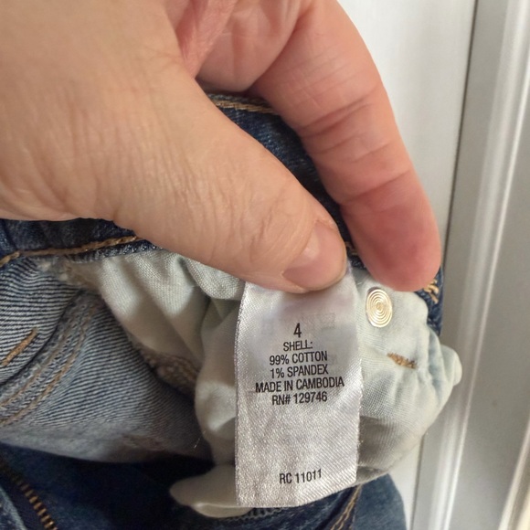 Women's Barrel Cut Jeans - Picture 4 of 5